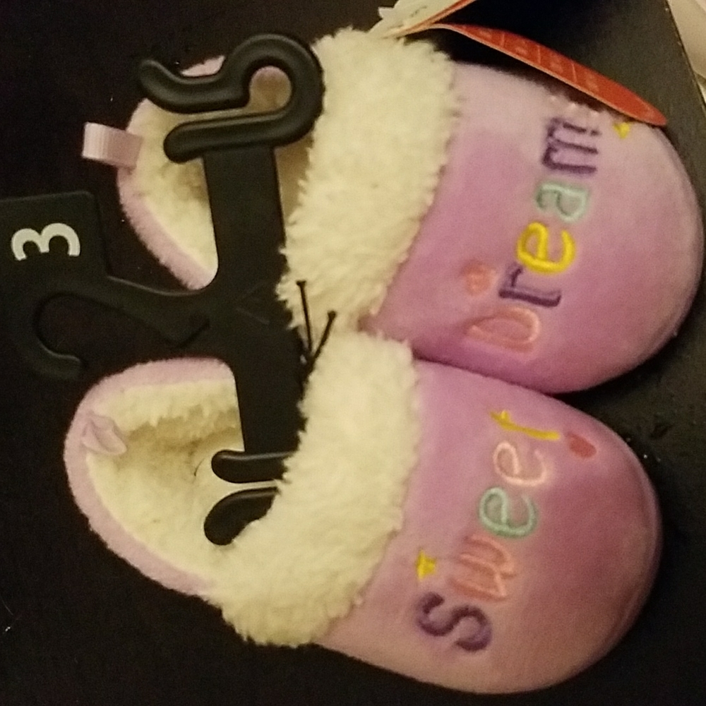 Wonder nation size 3 purple slippers
